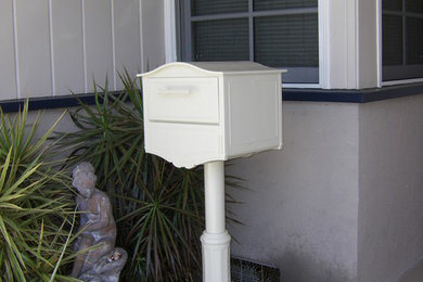 Geneva Post Mount Mailbox
