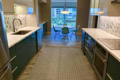 Trendy kitchen photo