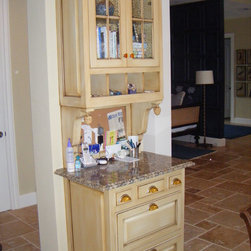 Arlington Eased Daugherty Hutch - China Cabinets And Hutches