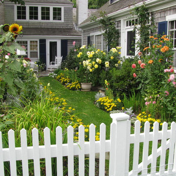 Centerville River Cottage Garden planting