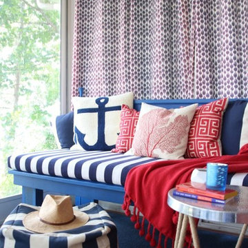 Sunbrella striped cushion rounds out lakehouse daybed