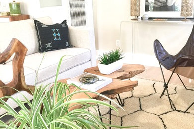 Trendy living room photo in Los Angeles