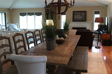Inspiration for a cottage dining room remodel in Chicago