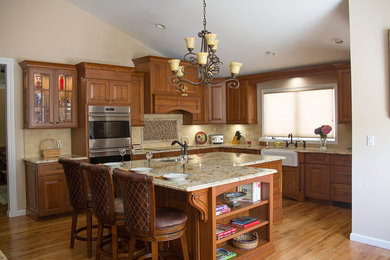Example of an arts and crafts kitchen design in New York