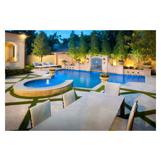 Refined - Traditional - Dallas - by Pool Environments, Inc.