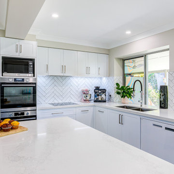 Stylishly Seamless Kitchen and Laundry Renovation