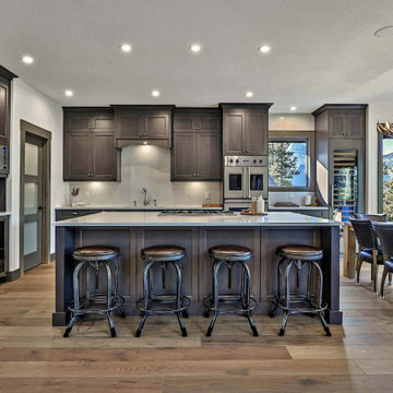 Traditional Kitchen in Open-concept Layout