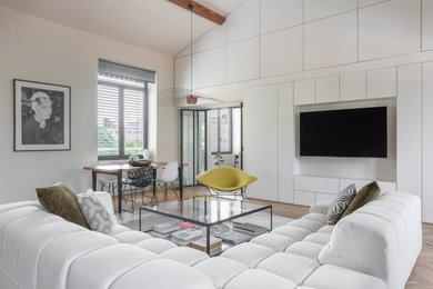 Cette image montre un salon design.