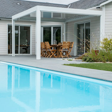 Piscine contemporaine à débordement