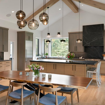 Kitchen & Dining Area