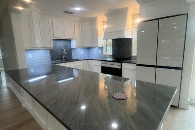 Inspiration for a kitchen remodel in Tampa