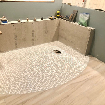 Multi-tonal Bathroom