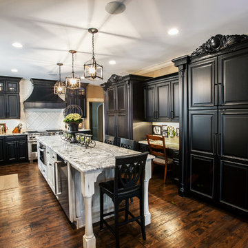 Beautiful Black & White Kitchen