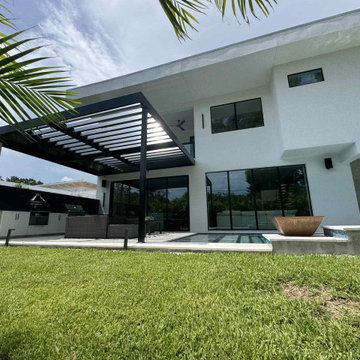 Alluminum pergola