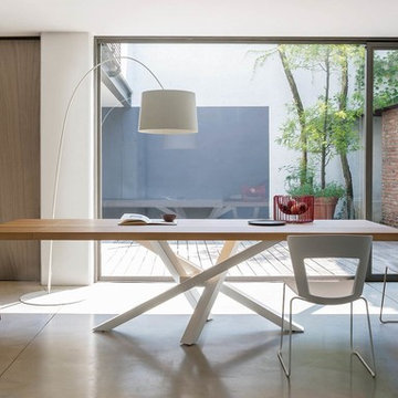 Modern Italian dining tables
