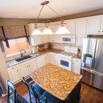 Sandstone Kitchen & Family Room