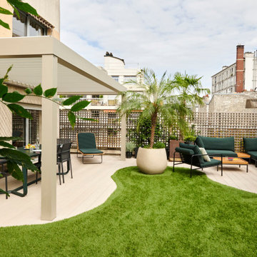 Pergola autoportée sur un toit terrasse à Paris
