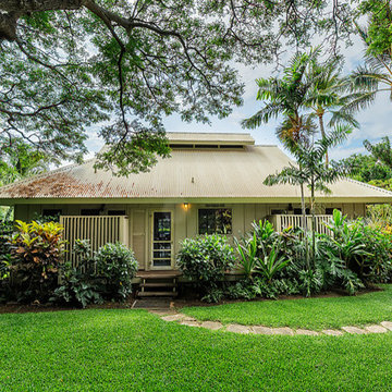 Oceanfront Peninsula Estate: Guest Cottage
