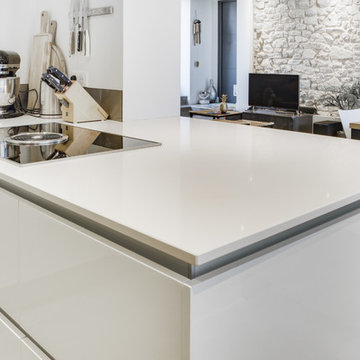 Inspiration scandinave pour une cuisine blanche et bois