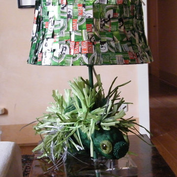 Creare lampade con carta pesta e materiali da riciclo