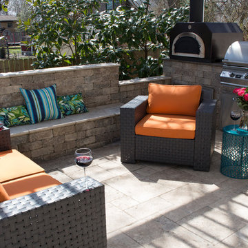 Slim Outdoor Showcase