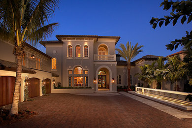 Trendy exterior home photo in Miami