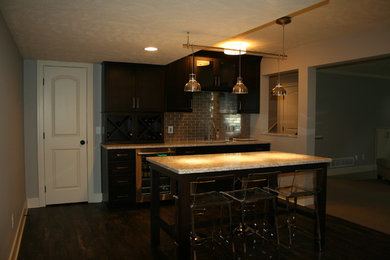 Example of a minimalist kitchen design in Grand Rapids