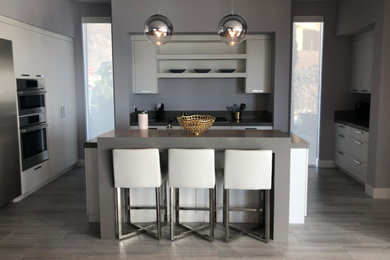 Inspiration for a kitchen remodel in Las Vegas