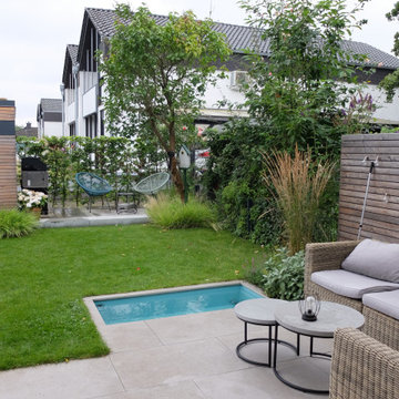 Reduzierter Reihenhausgarten