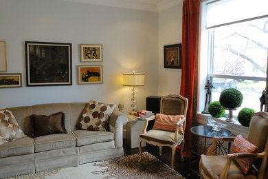 Inspiration for a transitional living room remodel in Ottawa