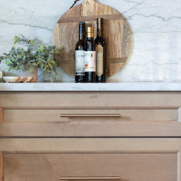 Designing a Lakefront Cottage Kitchen and Bar Built for Making Memories