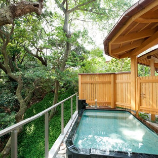 他の地域のアジアンスタイルのおしゃれなプールの写真