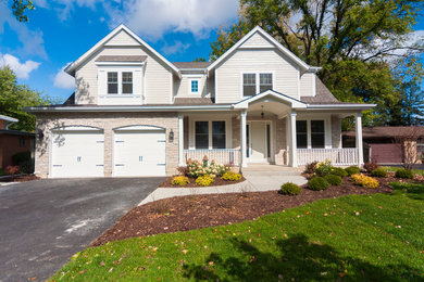 Elegant exterior home photo in Chicago