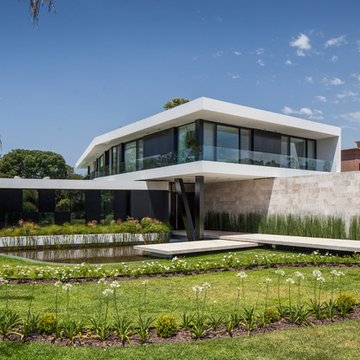 AQUA HOUSE