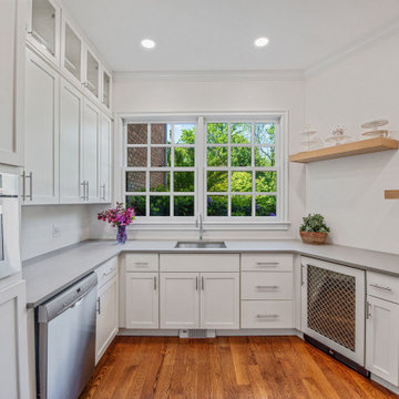 Lloyd Harbor Large Walk-in