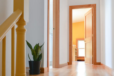 Example of an eclectic kids' room design in Boston
