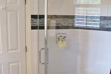 Example of an eclectic bathroom design in Raleigh