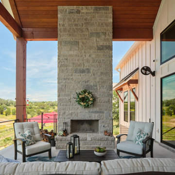 Modern Lakeside Farmhouse Kingsland