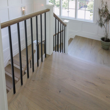 Project #87 | U-Shaped Staircase with Square Metal Balusters