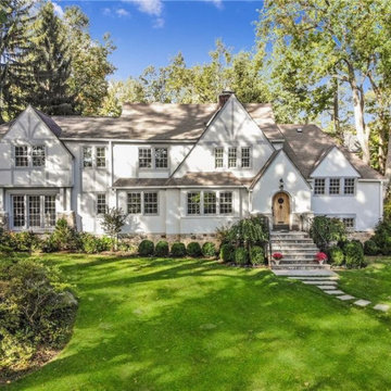 Larchmont Woods Modern Tutor