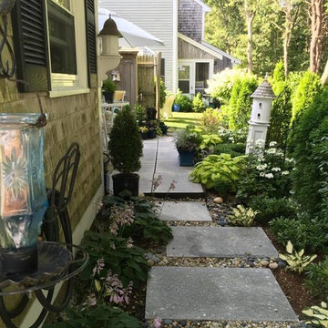 Little Vignettes of a Small Garden Space