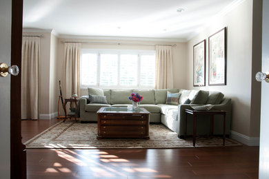 Example of a classic living room design in Vancouver