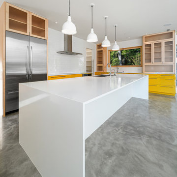 Striking Contemporary Custom Home in Grand Ridge