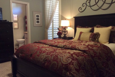Bedroom - bedroom idea in Dallas