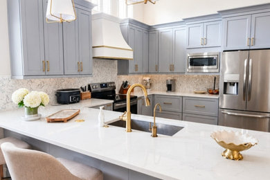 Kitchen photo in Tampa