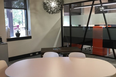 This is an example of a modern dining room in Wollongong.