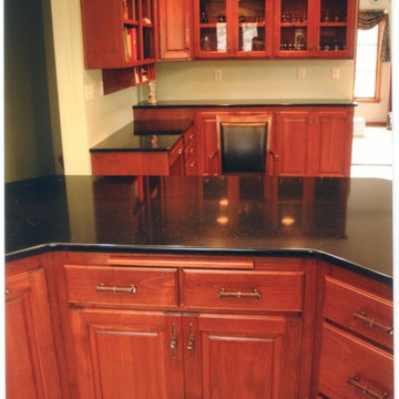 Custom Cabinets and Countertops