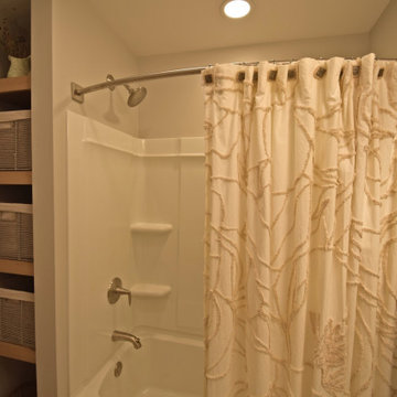 Two Bathrooms Maximizing Minimal Space