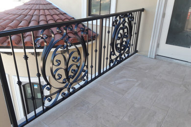 Balcony - mediterranean balcony idea in Orlando