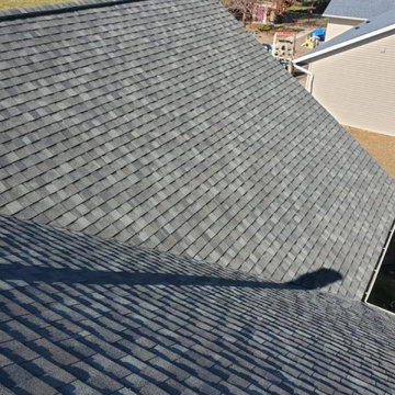 CertainTeed Landmark installed in Georgetown Gray on an office building!
